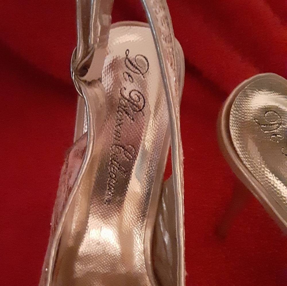 Shoes - Picture 7 of 7
